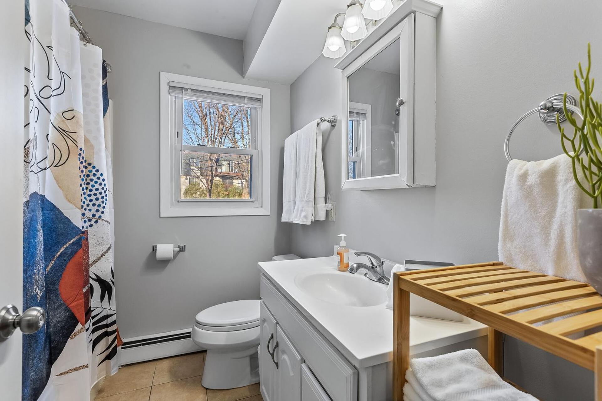 Tranquil 2br Mpls - 8073 2 Minneapolis